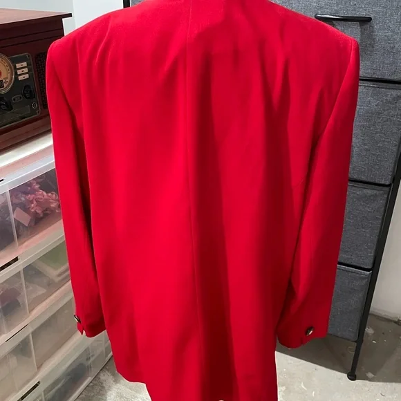 Blazer - Picture 3 of 9